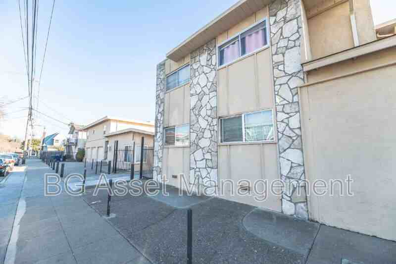 152 Marina Way - Photo 3 of 10