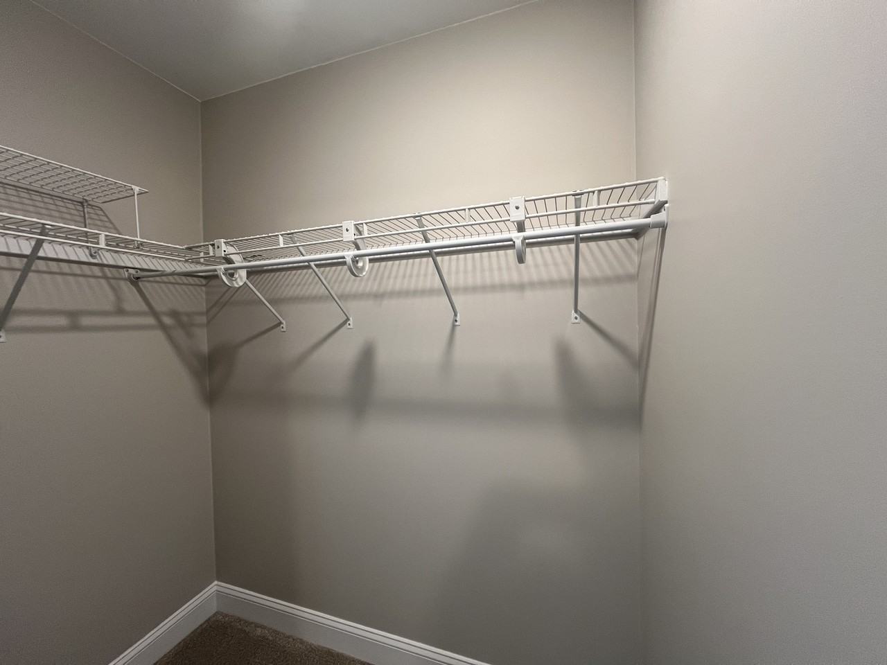 2881 Compass Rd - Photo 7 of 38