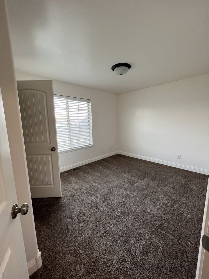 4341 Marlin Dr - Photo 3 of 19