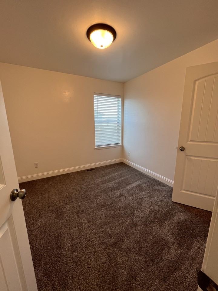 4341 Marlin Dr - Photo 6 of 19