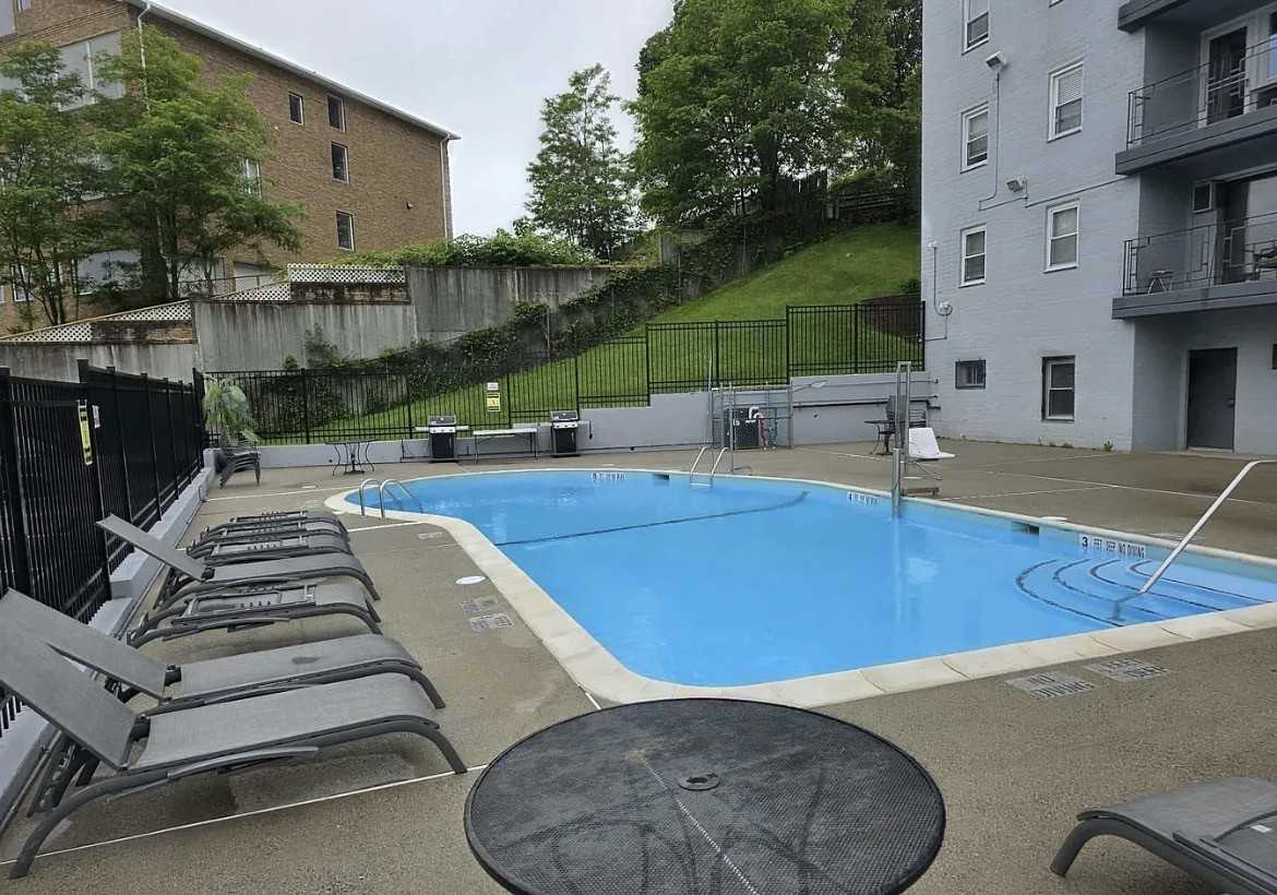 20 Cliff St #2H - Photo 4 of 9