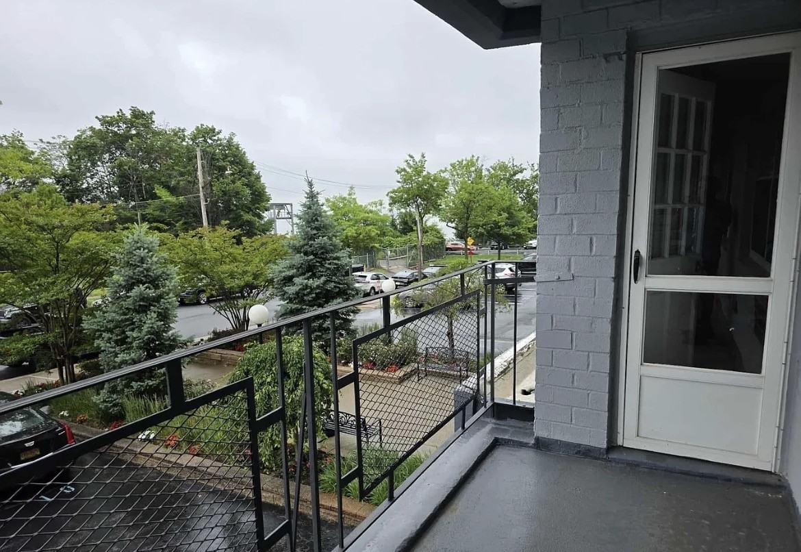 20 Cliff St #2H - Photo 5 of 9