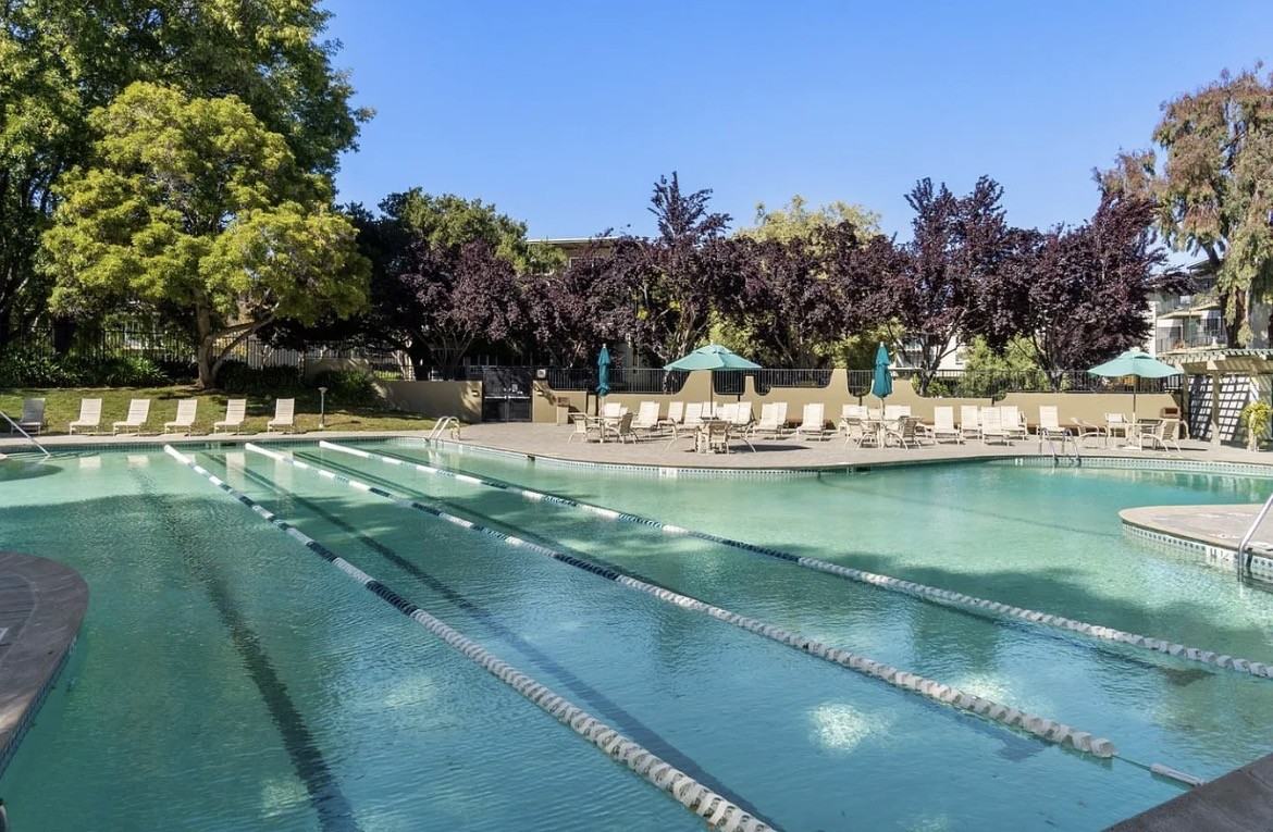 902 Peninsula Ave #205 - Photo 7 of 9