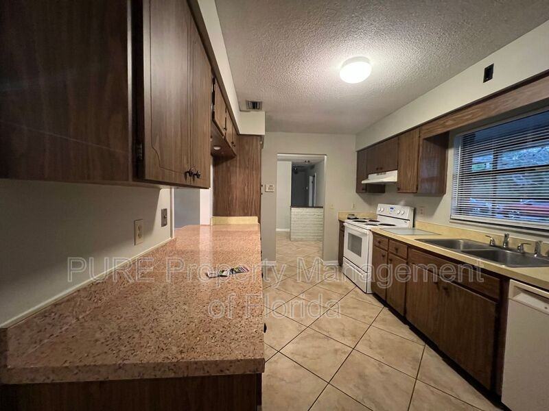 7 Spring Lake Pl - Photo 6 of 50