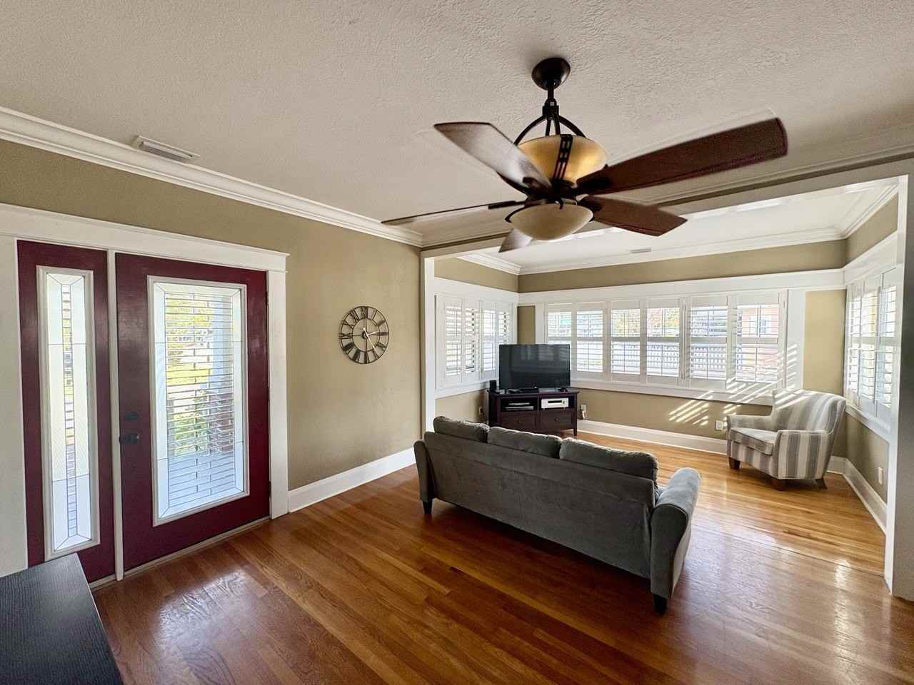 302 W Haya St - Photo 6 of 24