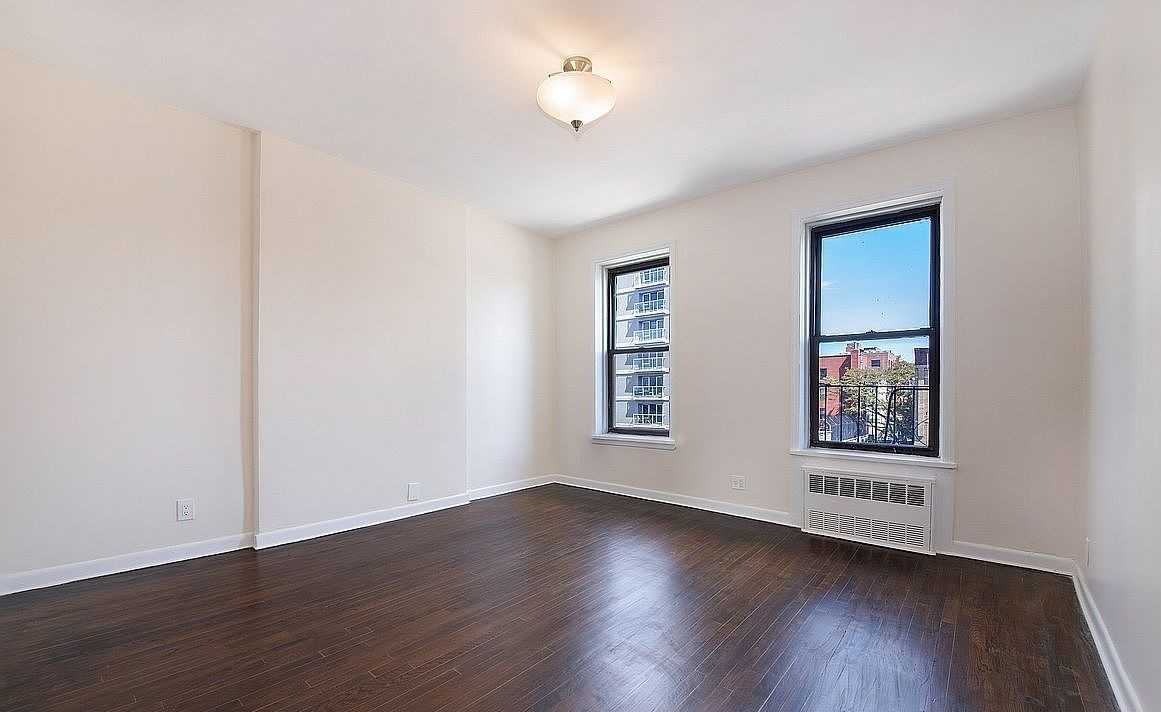 664 4th Ave #4R - Photo 3 of 8