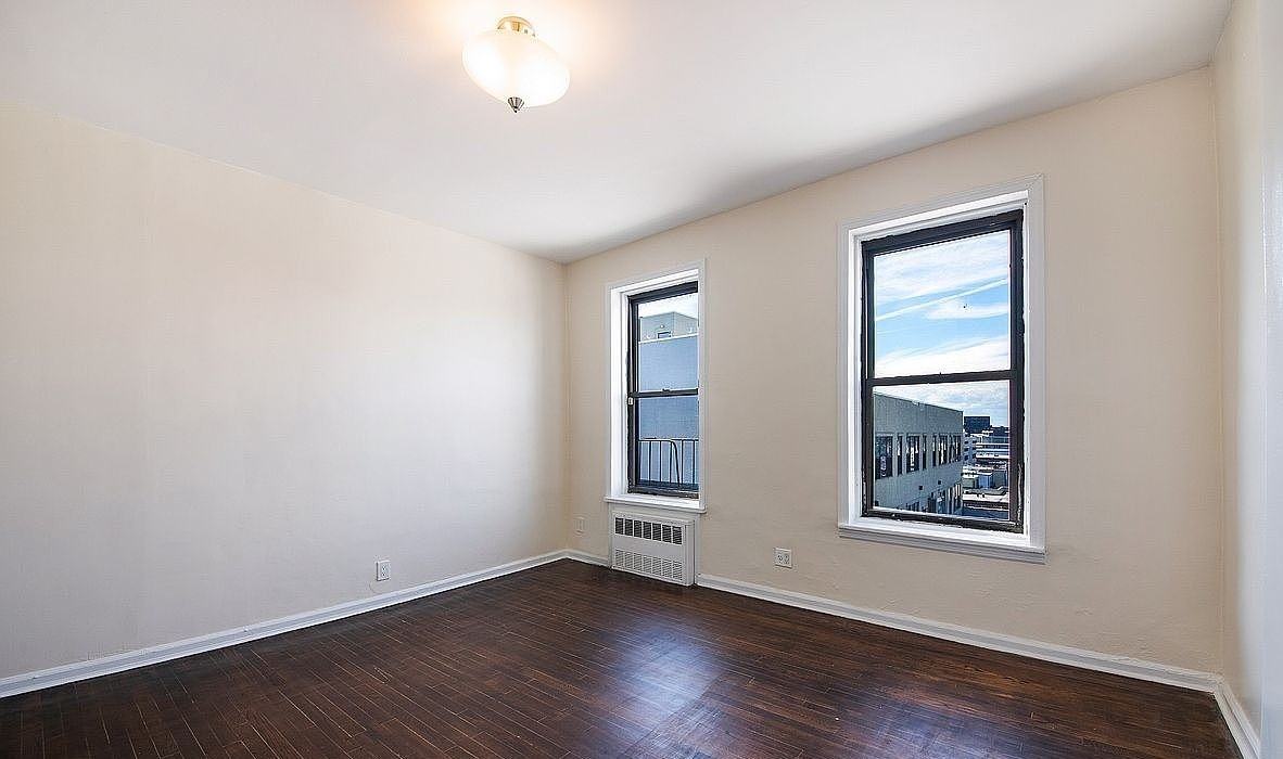 664 4th Ave #4R - Photo 5 of 8