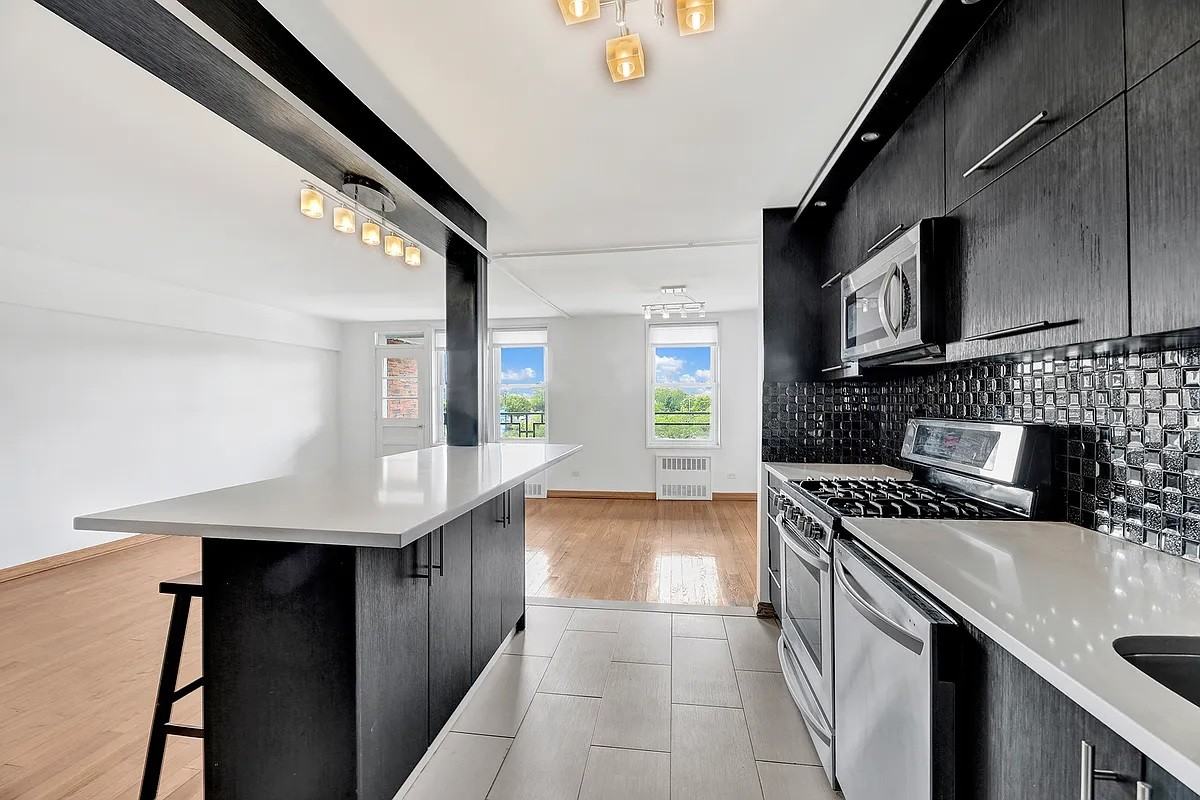 1625 Emmons Ave #2E - Photo 6 of 30