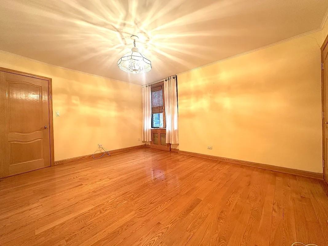 2680 E 19th St #1A - Photo 3 of 10