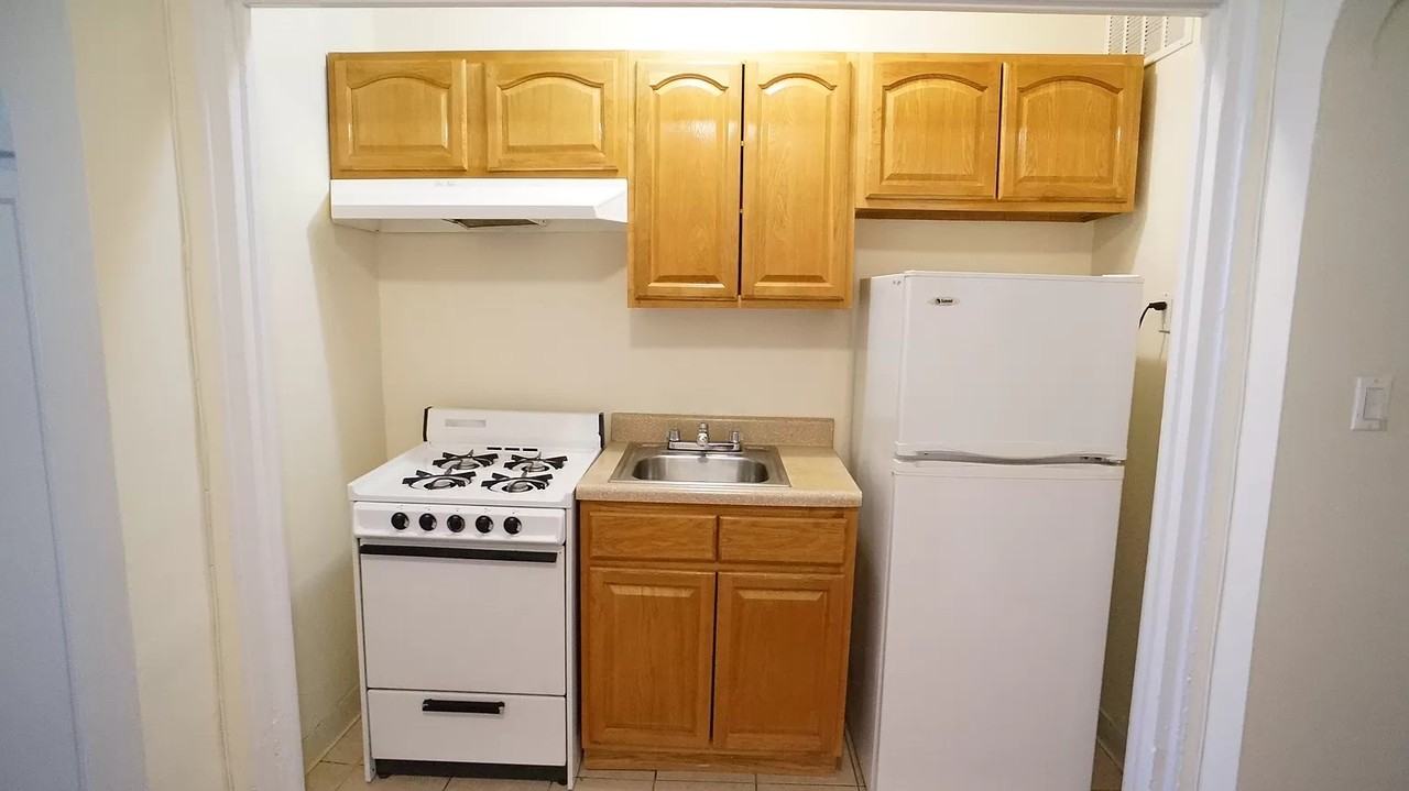 2685 Creston Ave #2E - Photo 2 of 5