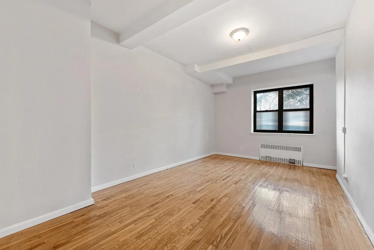 3616 Henry Hudson Pkwy #1BS - Photo 4 of 5