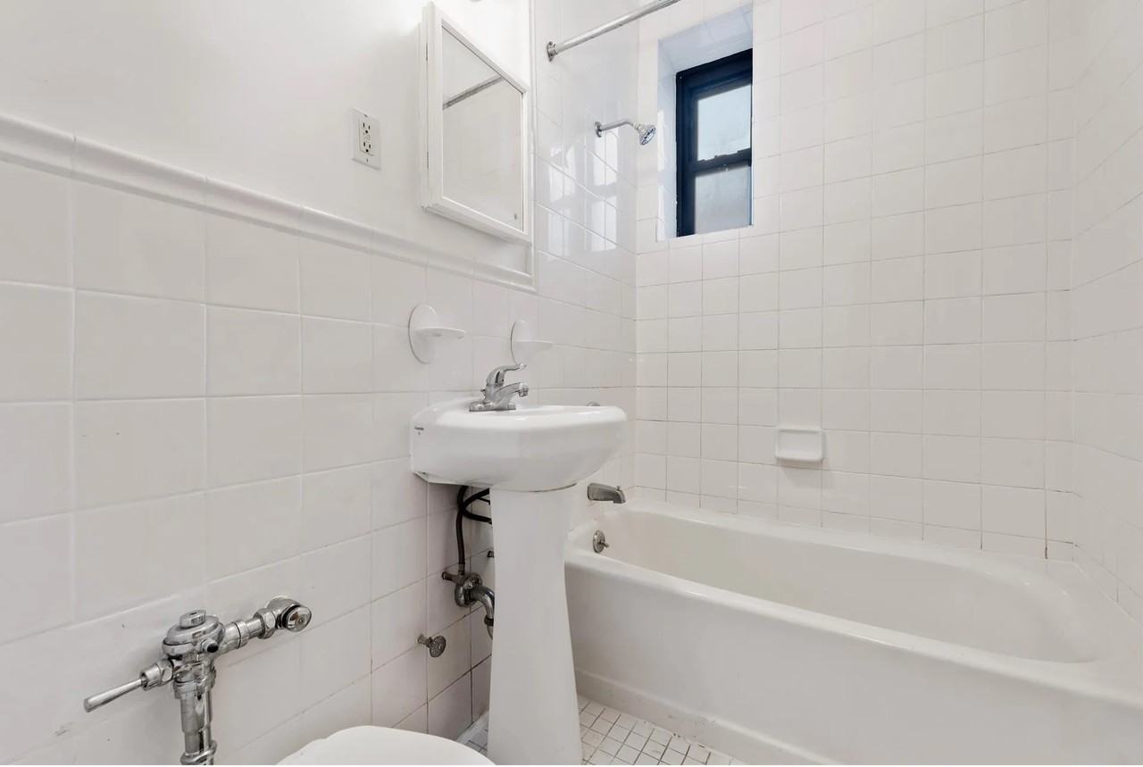 3616 Henry Hudson Pkwy #1BS - Photo 5 of 5