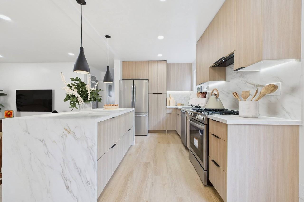 The Biarritz Apartments - Photo 4 of 29