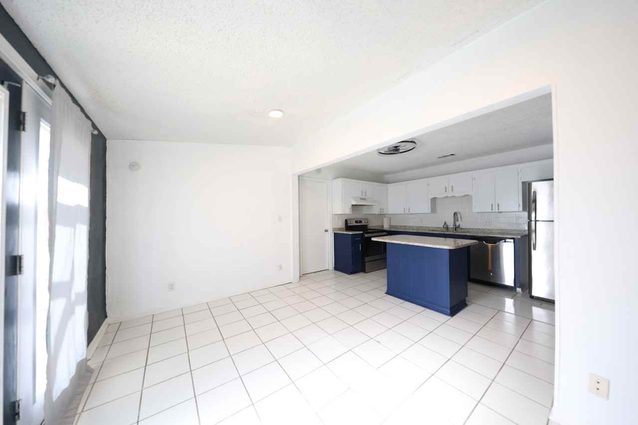 203 Chestnut Dr - Photo 5 of 19