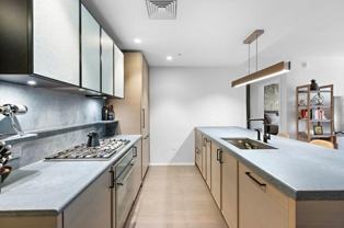 1425 Hudson St - Photo 1 of 1