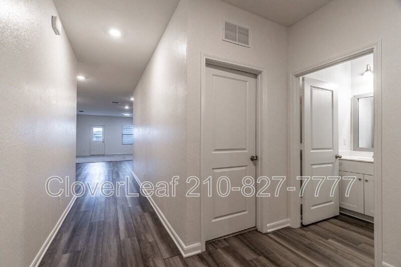 8319 Falcon Meadow Dr - Photo 6 of 32