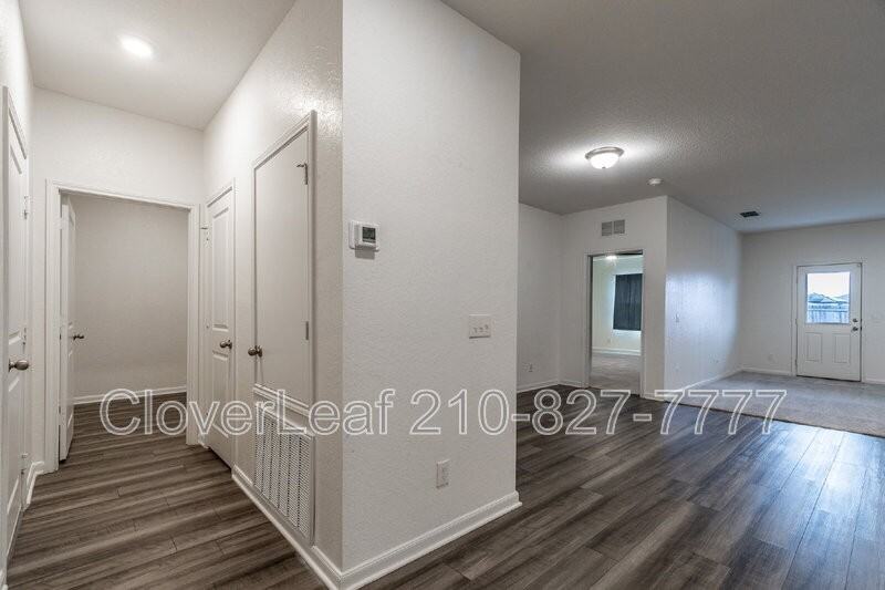 8319 Falcon Meadow Dr - Photo 7 of 32