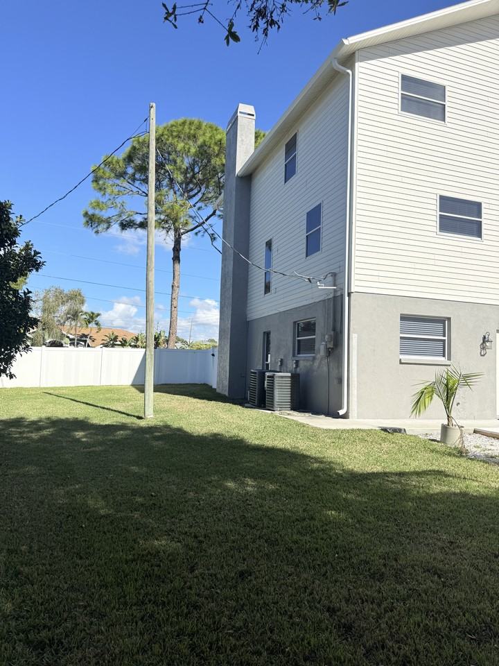 13854 77Th Ave - Photo 2 of 50