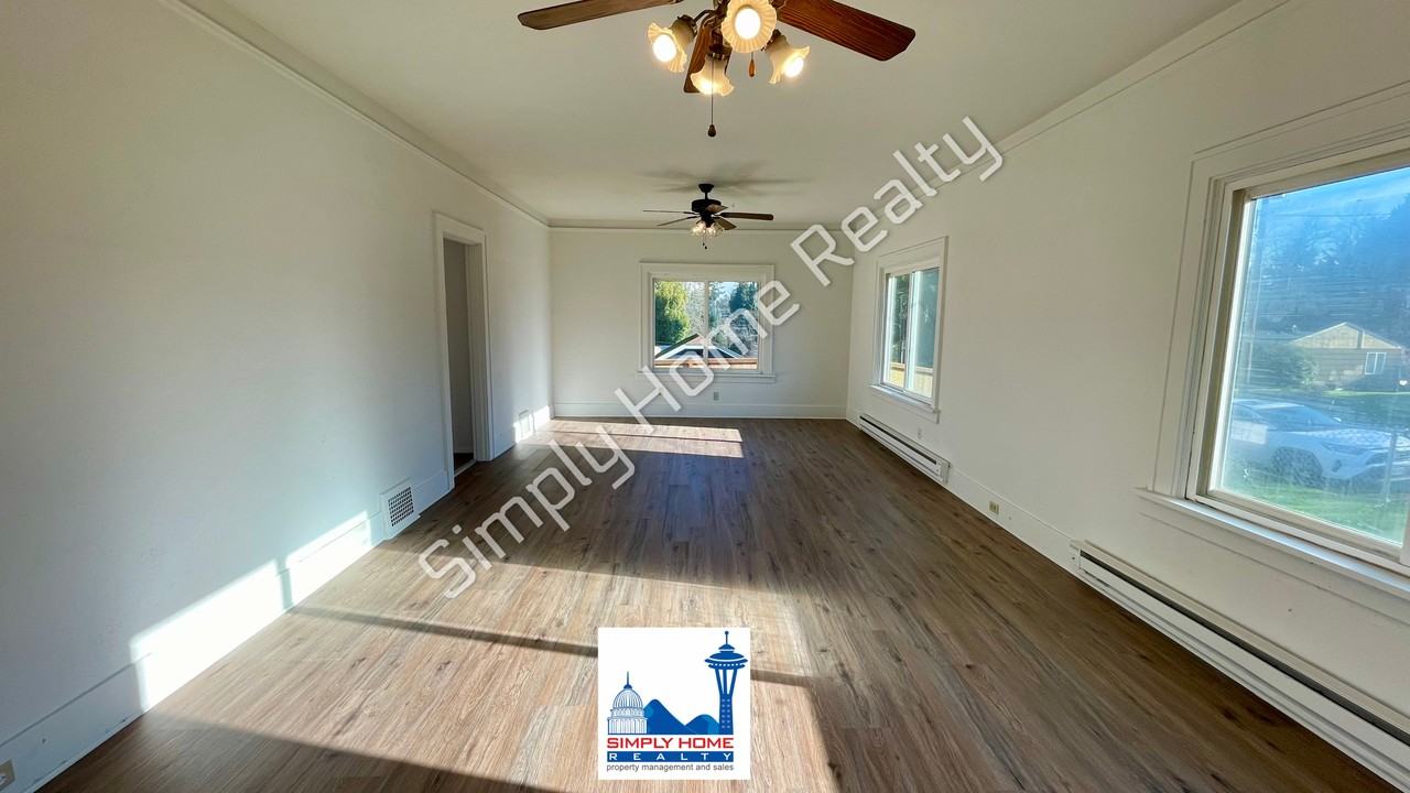 4539 E C St - Photo 2 of 22