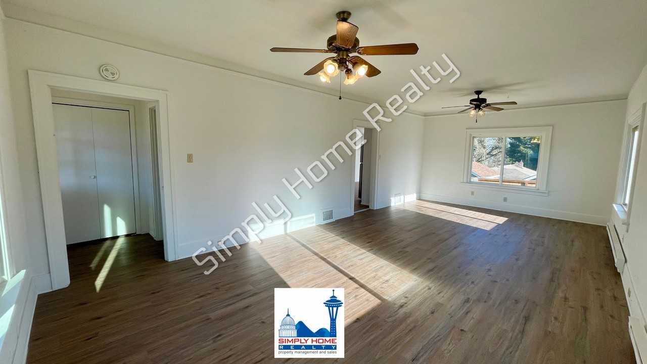 4539 E C St - Photo 3 of 22