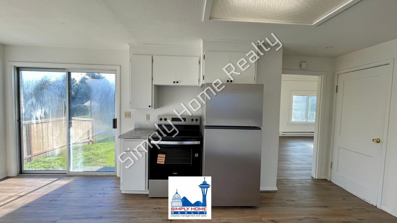 4539 E C St - Photo 6 of 22