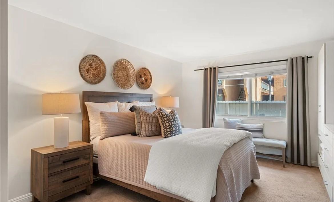 6600 Warner Ave - Photo 3 of 13