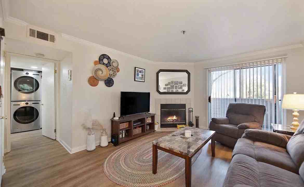 1019 Dornajo Way - Photo 3 of 16