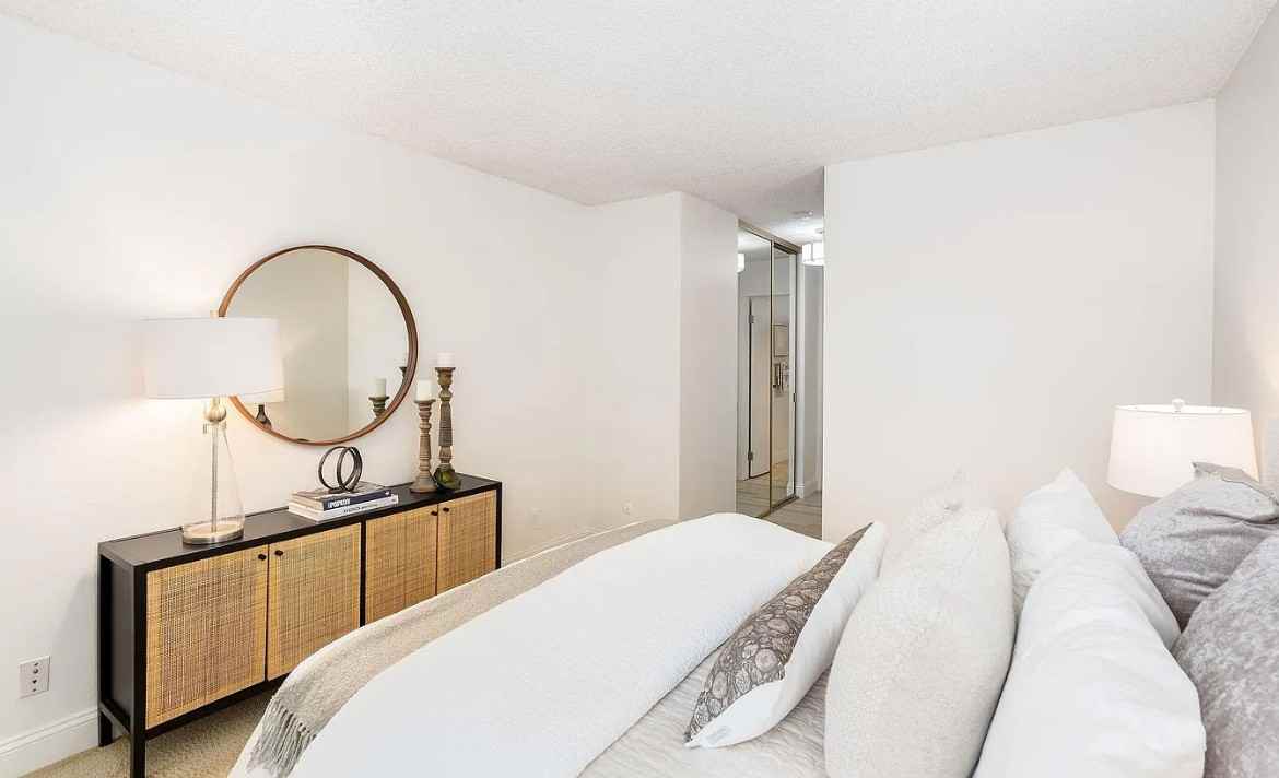 2742 Oak Rd - Photo 2 of 18