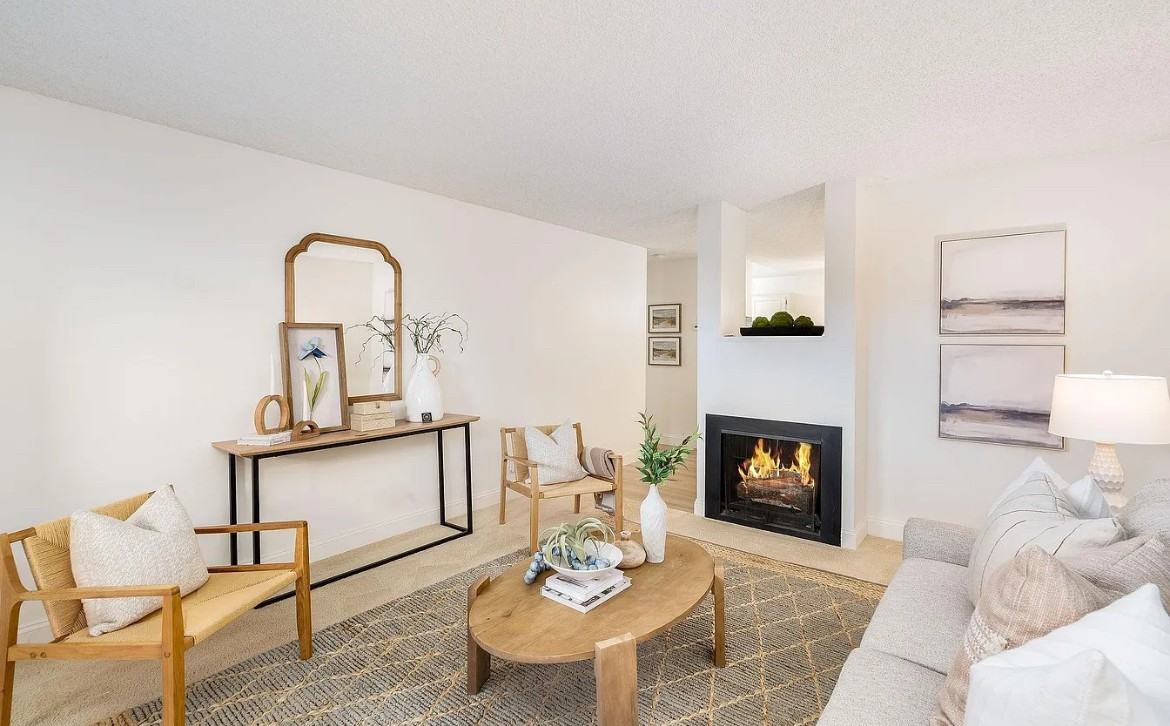 2742 Oak Rd - Photo 3 of 18