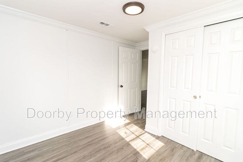 921 East Ave - Photo 4 of 17