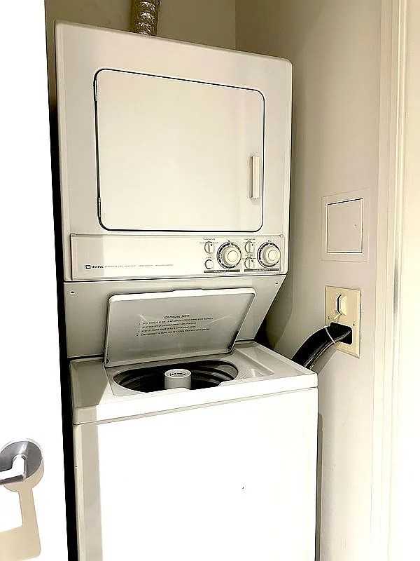 120 Riverside Blvd #4K - Photo 5 of 6