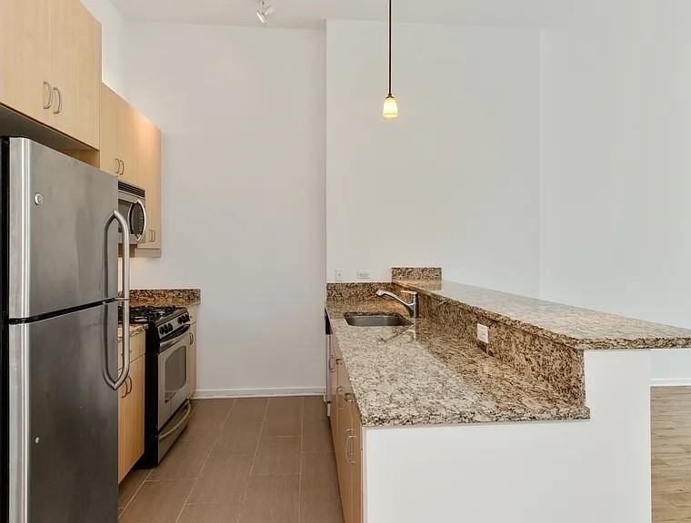 125 S Green St #207A - Photo 4 of 8