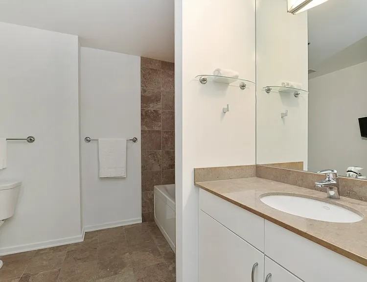 125 S Green St #207A - Photo 7 of 8