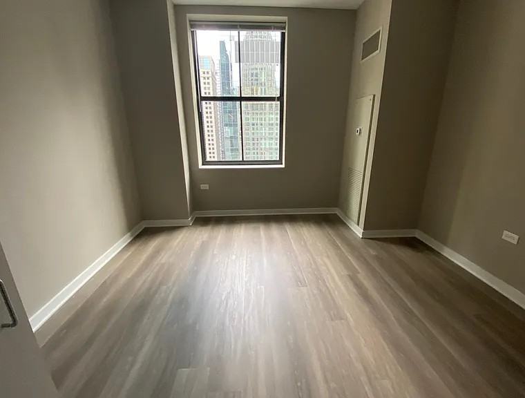 220 W Randolph St #815 - Photo 5 of 9