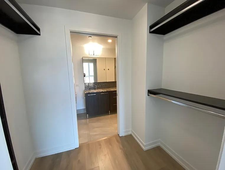 466 W Superior St #A3W - Photo 2 of 10