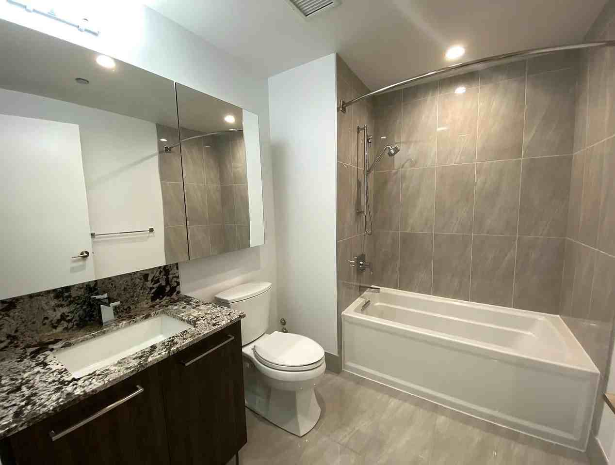 466 W Superior St #A3W - Photo 4 of 10