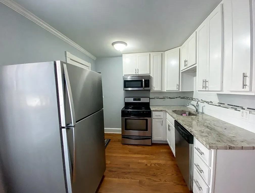 607 W Deming Pl #4 - Photo 3 of 8