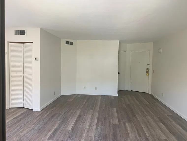 5300 E Waverly Dr - Photo 2 of 9