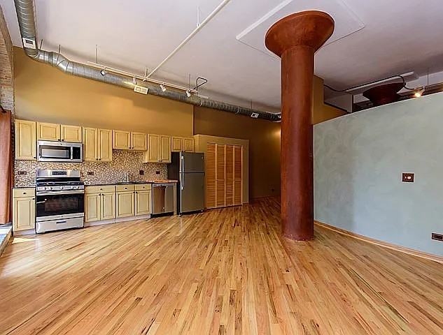 1801 W Larchmont Ave #108 - Photo 5 of 17