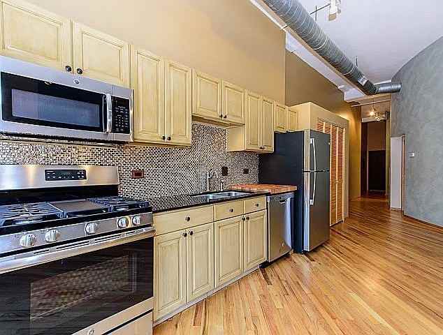 1801 W Larchmont Ave #108 - Photo 7 of 17