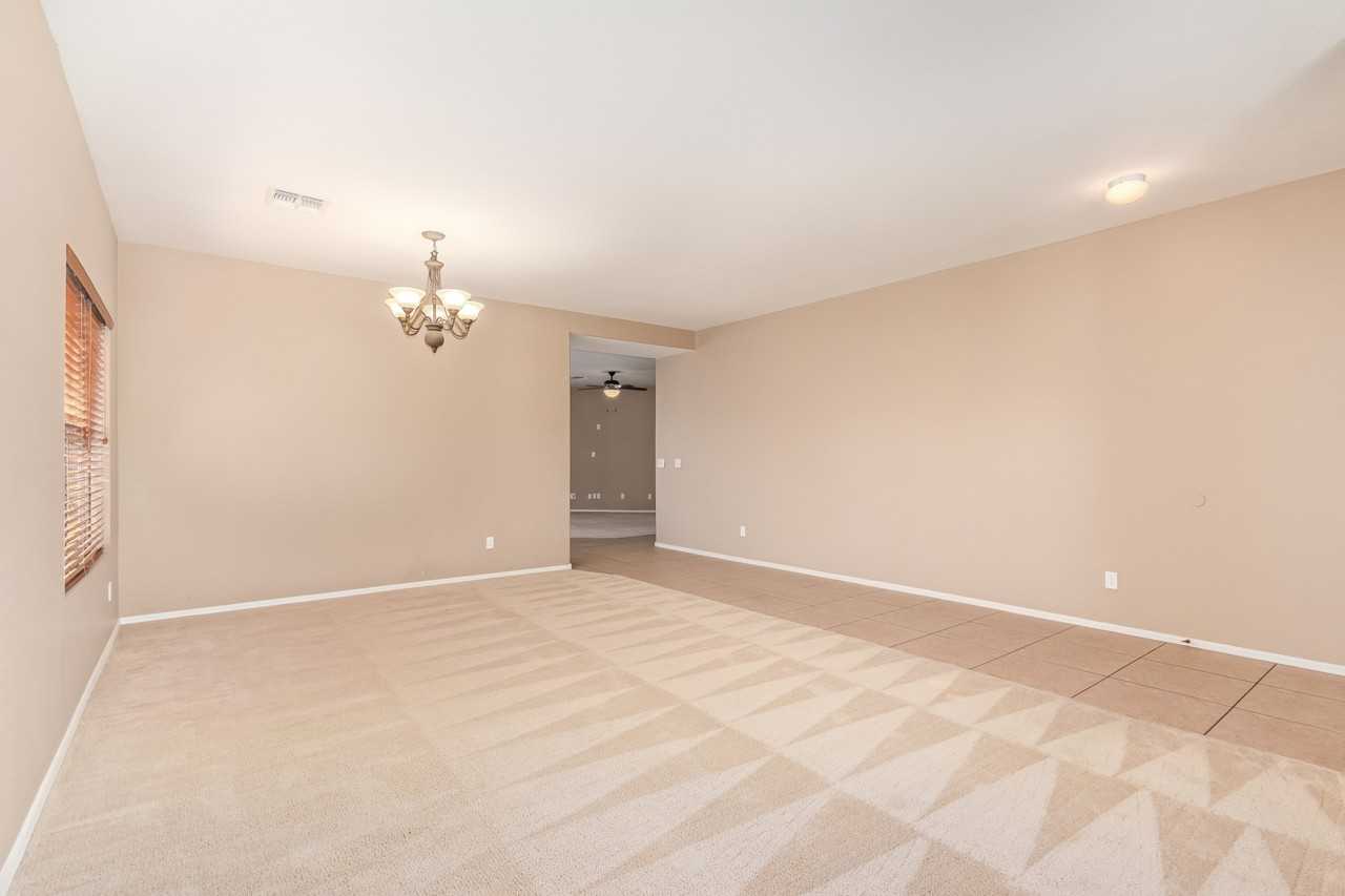 664 W Silver Reef Ct - Photo 5 of 40