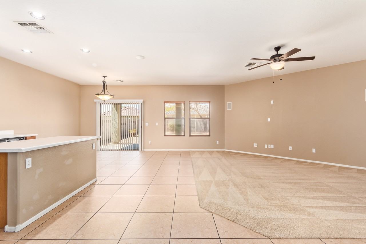 664 W Silver Reef Ct - Photo 6 of 40