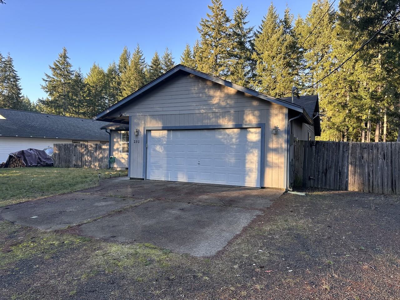 230 E Shetland Rd - Photo 2 of 19