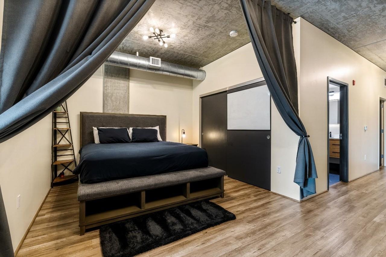 8570 Center Pkwy - Photo 4 of 14