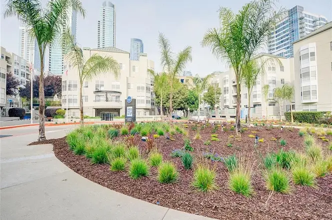 3 Bayside Village Pl - Photo 3 of 24