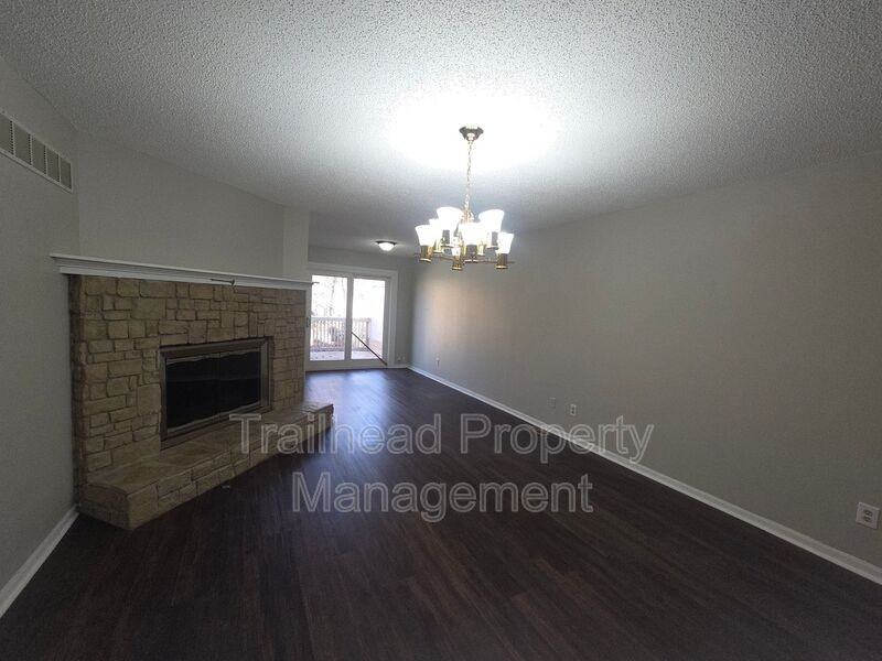 8014 Nw 79th Ter - Photo 4 of 28