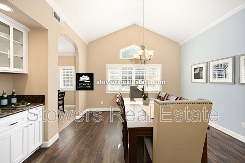 441 Coventry Pl - Photo 7 of 37