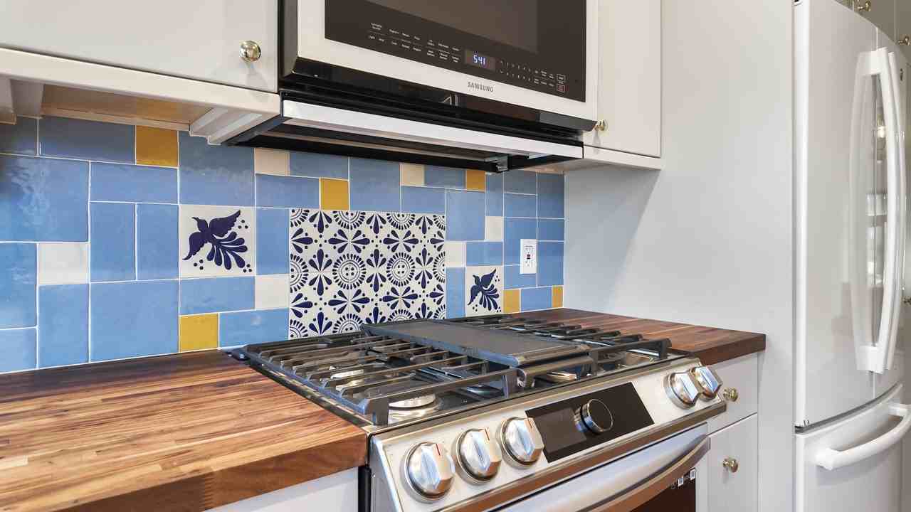 11560 Stone Ave N #102 - Photo 3 of 31