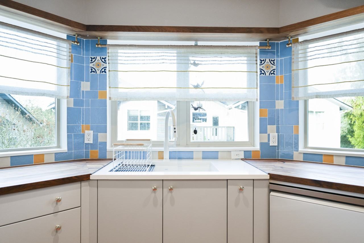 11560 Stone Ave N #102 - Photo 4 of 31