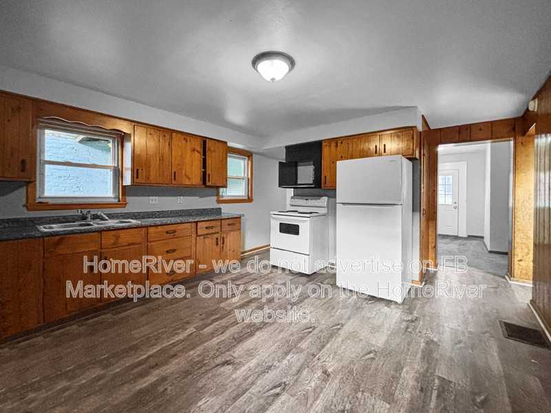 1212 3rd Ave - Photo 7 of 20